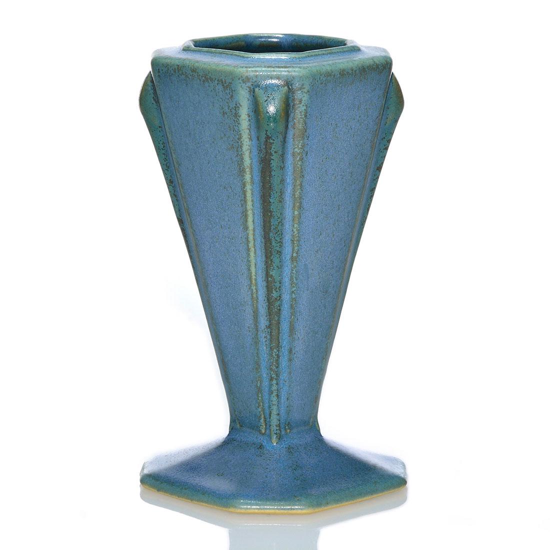Roseville Futura Square Cone vase, shape 397-6", 6 1/8" (1 of 1)