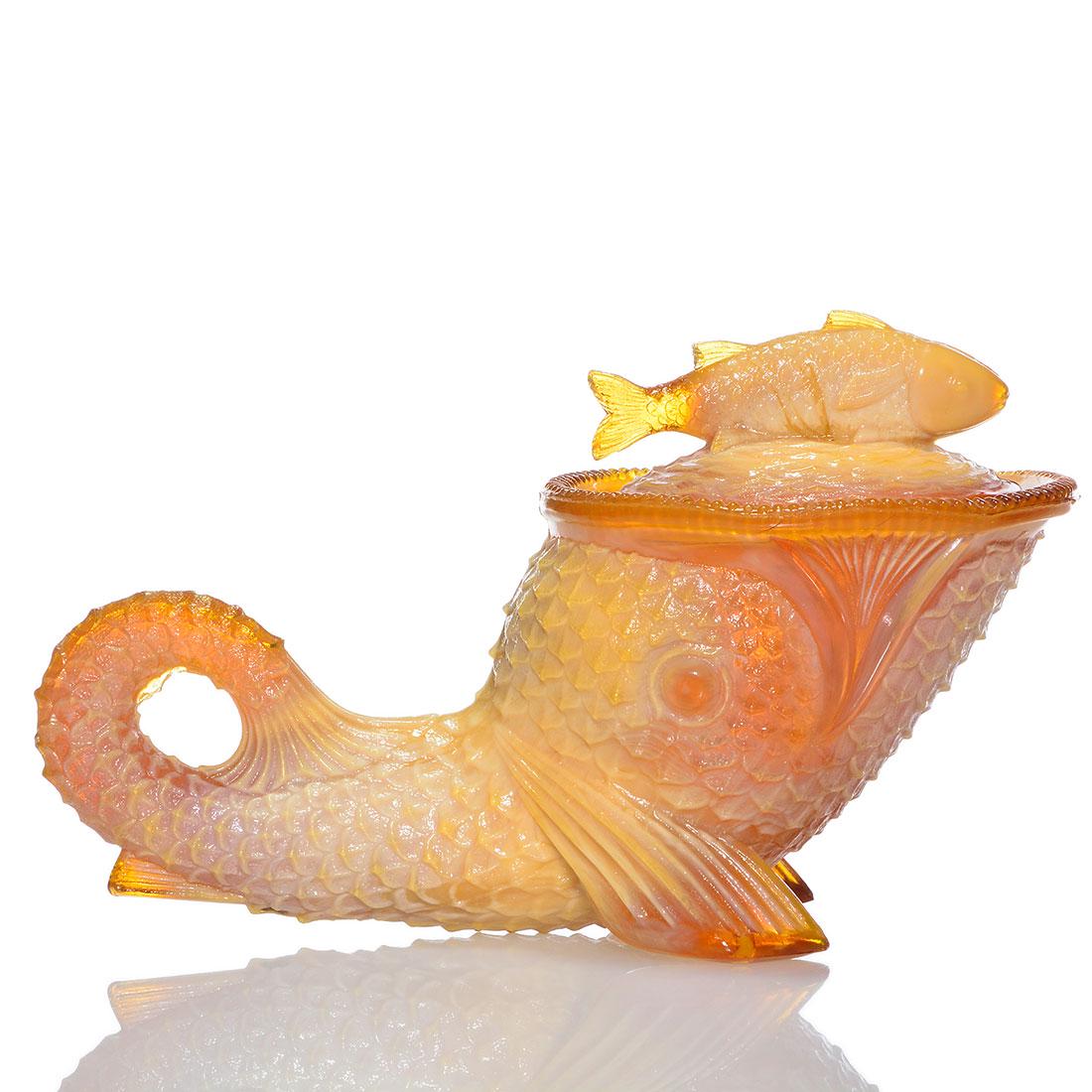 Greentown Golden Agate dolphin w/fish cover, 4 1/2" (1 of 2)