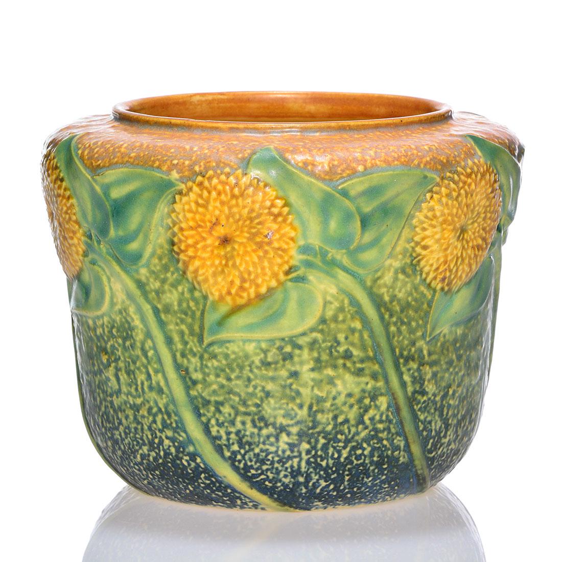 Roseville Sunflower vase, shape 486-5, 5 inches: Roseville Sunflower vase, shape 486-5”, unmarked. Excellent original condition with good mold and color. Height is 5 inches.