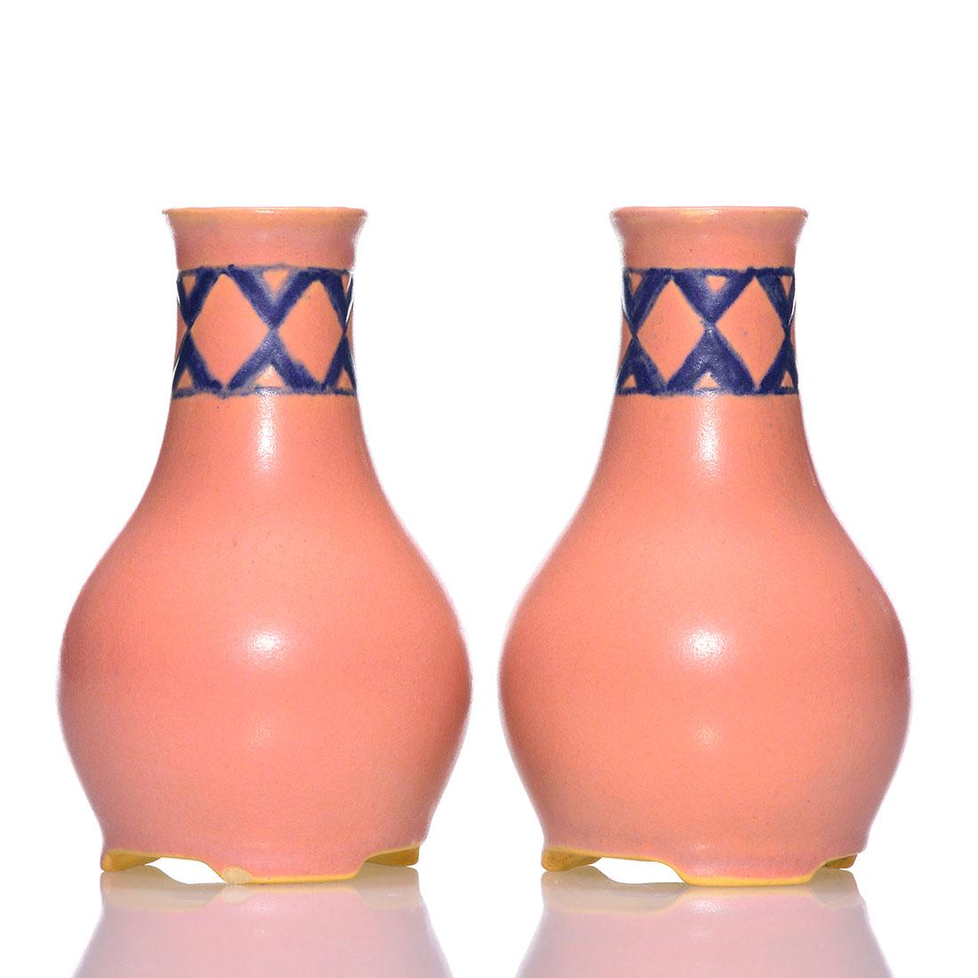 Pr Roseville Experimental vases, pauleo shape, 5 inches (1 of 2)