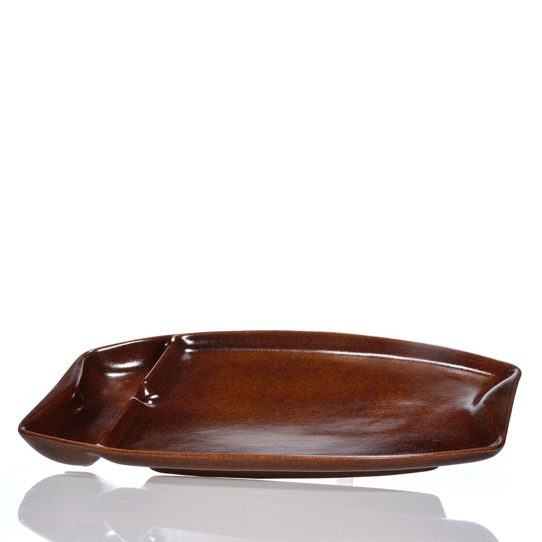 Large Roseville Raymor steak platter, brown, 20X12 1/2": Monumental Roseville Raymor steak platter with au jus well, a Ben Seibel design covered by a nice leathery dark brown glaze. Measures 20 inches by 12 1/2 inches across. Raised marks with shape number