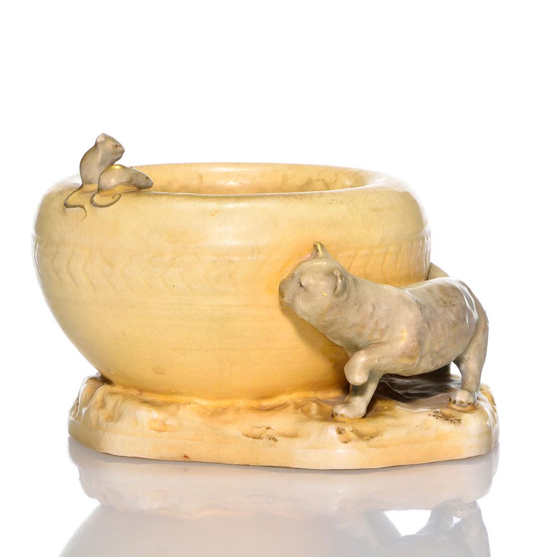 Amphora vase with cat and mice, 4x 6": Reissner, Stellmacher & Kessel vase with a cat on the plinth and a pair of mice at the rim and done in mat and luster glazes. There are remnants of gold at the rim and on the plinth. Impressed Amphora