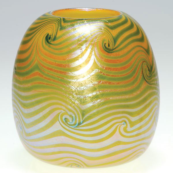 Durand "King Tut" vase, gold, green design, 4", si: Good Victor Durand "King Tut" vase, the marigold body clothe with a green coiled pattern. Height 4 inches. Signed in silver "V Durand, 1995-4" in the pontil. Handsome vase in excellent beautiful condi