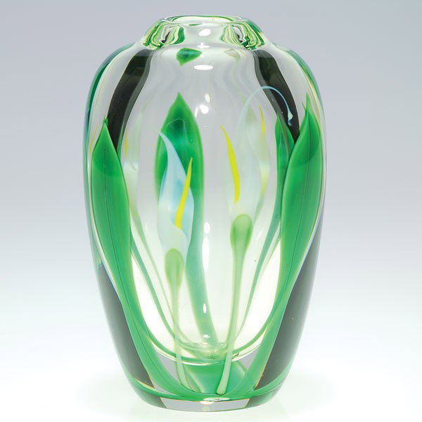 Early Orient & Flume "Cala Lily" PW vase, 5 1/2", : Early Orient & Flume paperweight vase with "Cala Lily" created by Scott Beyers in 1985. Height 5 1/2 inches. Engraved "Orient & Flume, S. Beyers, CC1985AT50." A glass cane bears the initials of the co