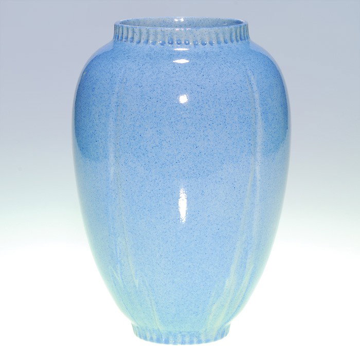 Rare Auburn vase, speckled blue, 8 1/4": Rare Auburn Pottery vase made in Cincinnati by Frederic Auburn, ca 1940. Auburn, a teacher in the Green Hills School System, operated a small pottery at his home in Mt. Healthy (a Cincinnati suburb) w