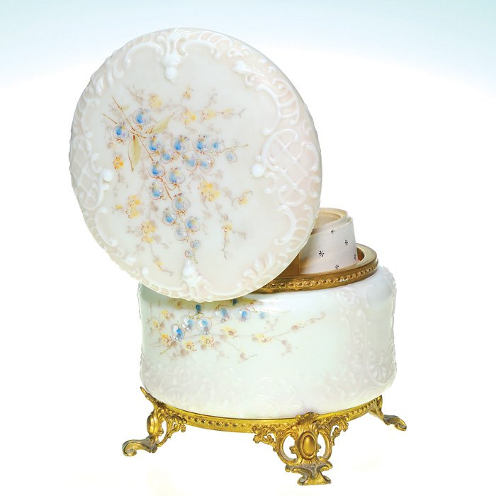 Wavecrest “Collars and Cuffs” lidded box, 7”: Capacious Wavecrest “Collars and Cuffs” box containing antique Van Heusen collars and decorative starched cuffs! The box lid and one side is decorated with a seldom seen flower, the Lily of the Va