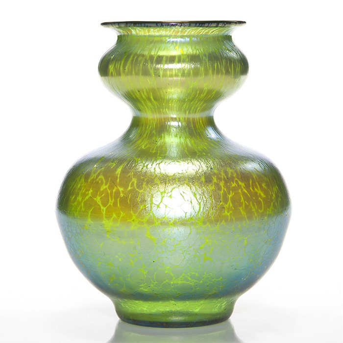 Loetz Creta Papillon double gourd vase, 8”: Good Loetz Creta Papillon double gourd vase. Height 8 inches. Showy vessel with nice golden highlights. Excellent original condition.