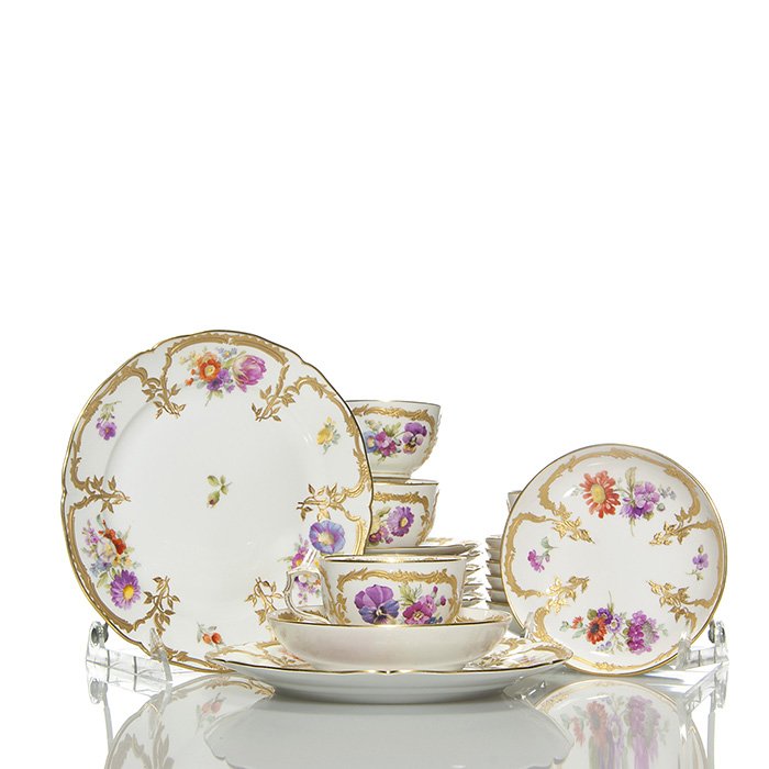KPM dessert set, 8 cups, saucers, plates: Beautiful KPM porcelain dessert set, 24 in all, comprising 8 plates measuring 8 inches across, 8 fruit saucers measuring 5 1/4 inches across and 8 cups at 2 inches in height. Each piece is artisticall