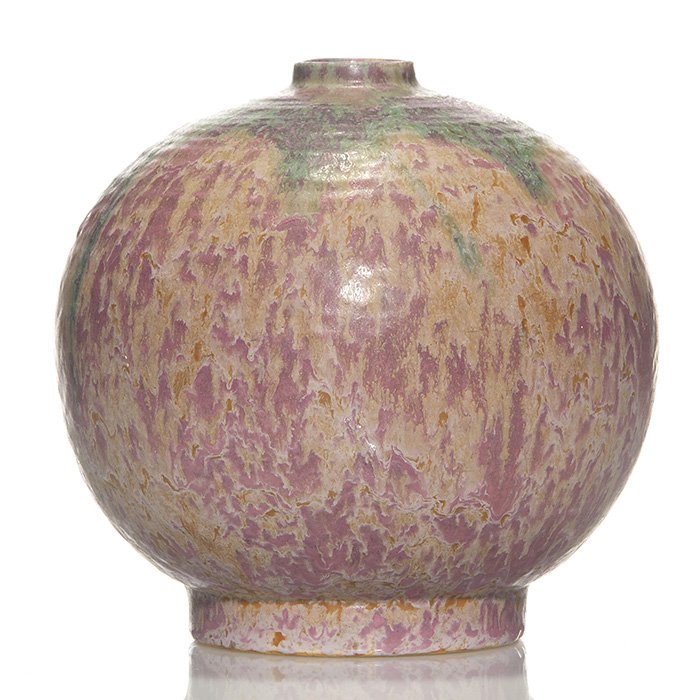Roseville Carnelian II vase, shape 441-8”, 8 1/4”: Roseville Carnelian II vase, shape 441-8”, in red. Marked 441 on the bottom in orange crayon. Excellent original condition. Height is 8 1/4 inches.