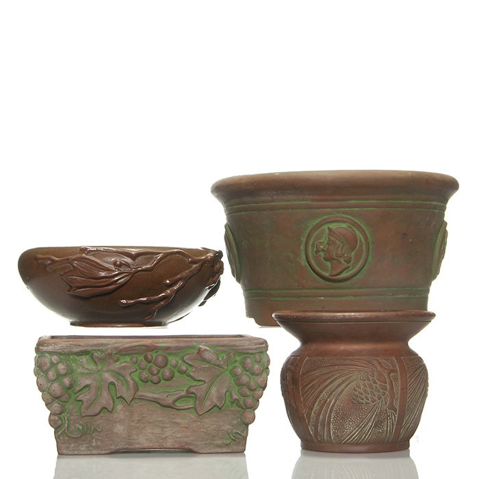 4 Peters & Reed Moss Aztec jard, cuspidor, bowl
