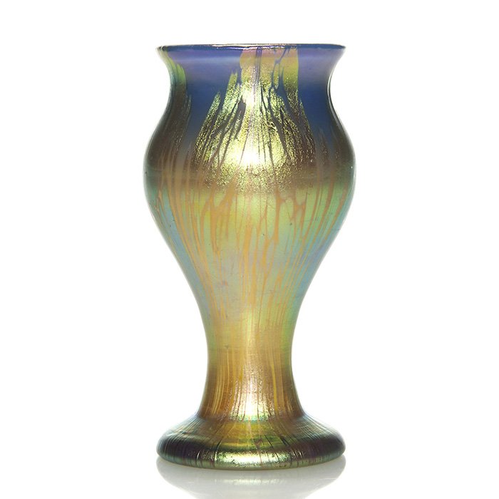 Loetz Phanomen Medici vase, Genere 2/484,5 1/8”: Good Loetz “Phanomen Medici” vase, Genere 2/484. The small shapely form has a highly iridized design and a blue opal rim. Height 5 1/8 inches. Excellent original condition.