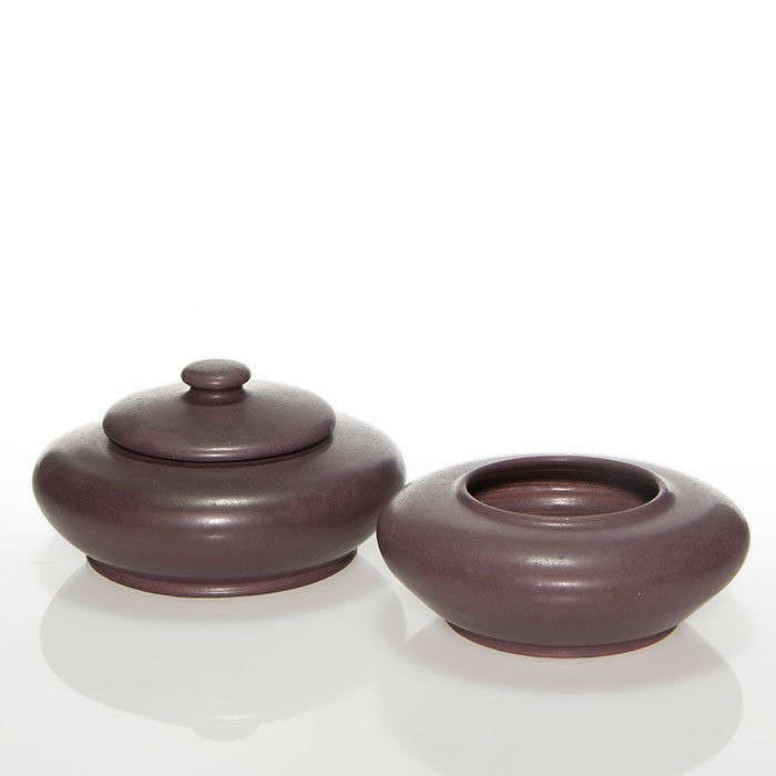 2 UND: 2 1/2" covered container; 1 5/8" squat vase (1 of 1)