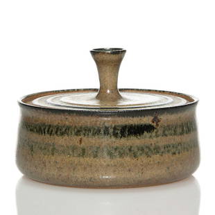 William Wyman lidded box, 1956, 3 1/4": Lidded box by William Wyman who studied under Charles Abbott at the Massachusetts College of Art. Size is 3 1/4 inches high by 4 7/8 inches diameter. Incised Wyman '56 on the bottom. Excellent origina