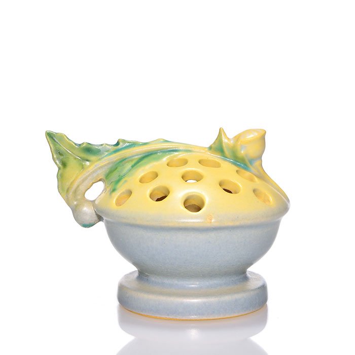 Roseville Thornapple flower frog, shape 35, 3 1/2" (1 of 1)