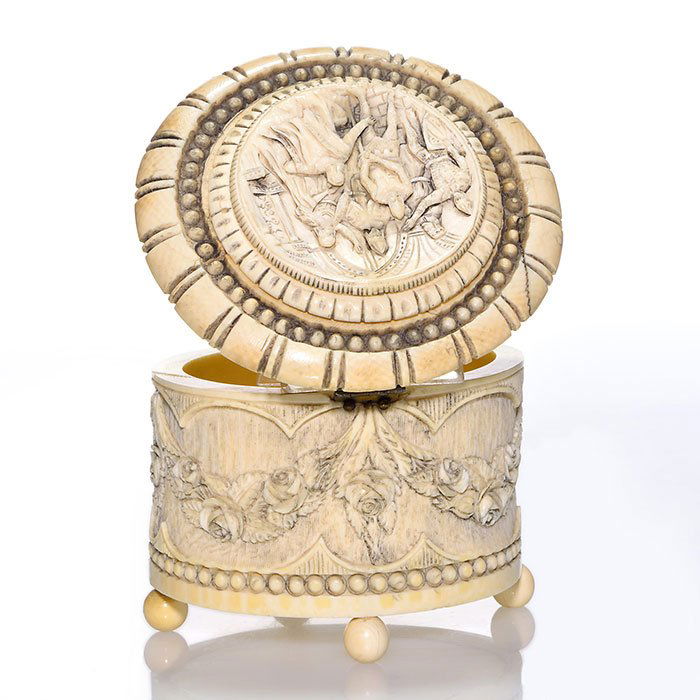 Carved Ivory round box,Knighthood ritual,3 1/2" (1 of 3)