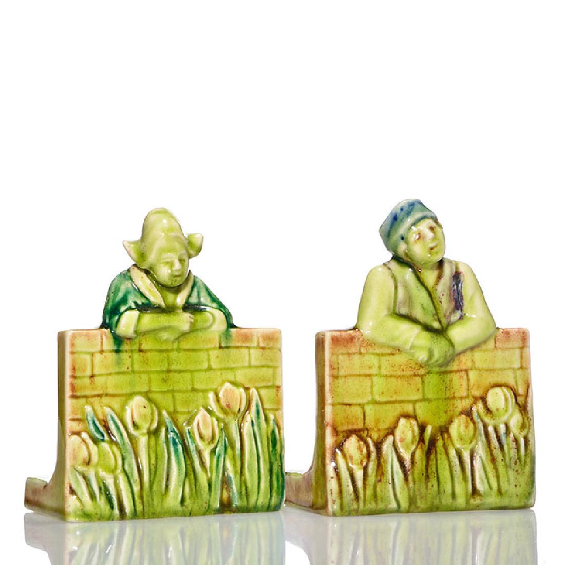 Pr Rookwood Dutch Boy & Girl bookends, hi-glaze, 6" (1 of 2)
