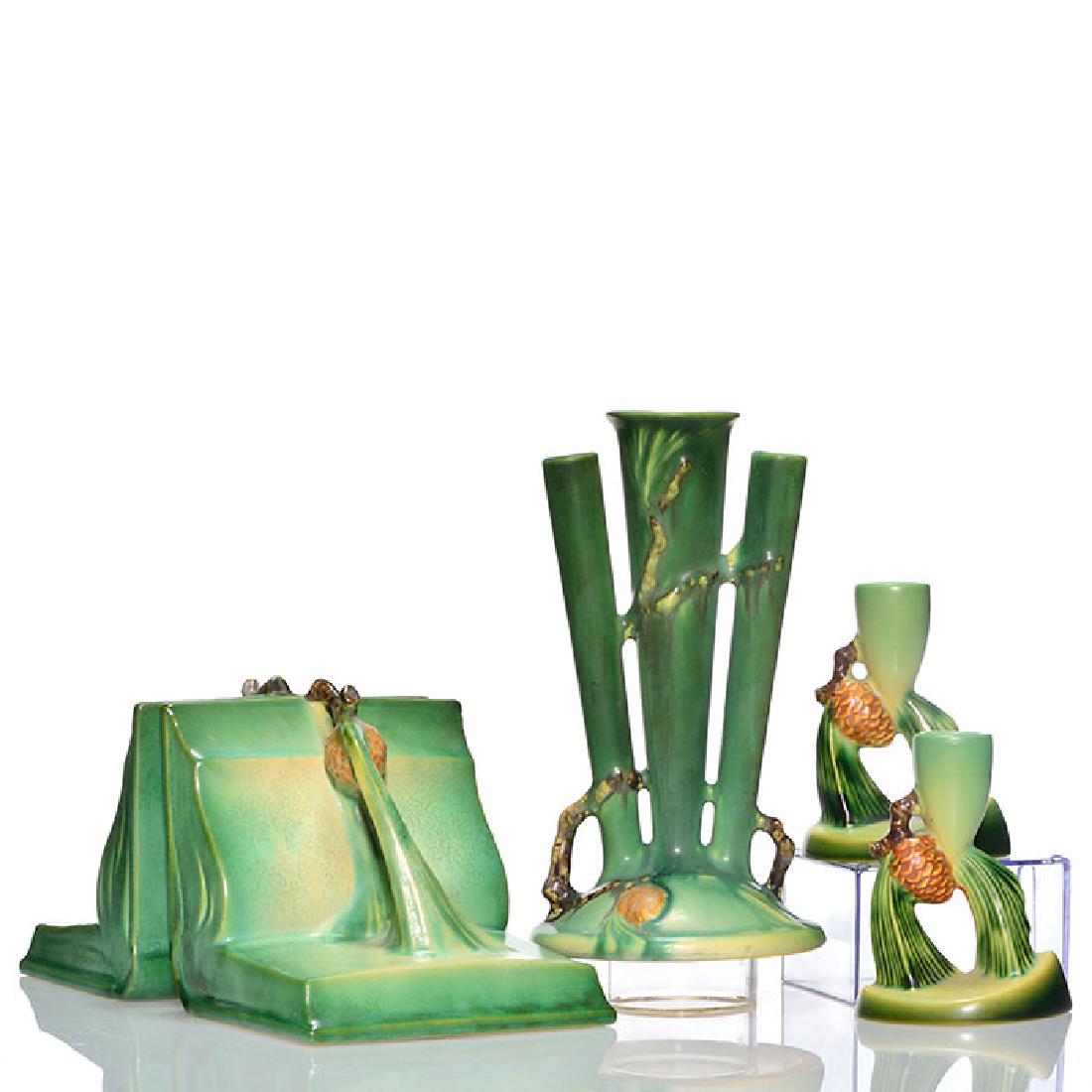 5 Roseville Pine Cone, green, 113, pr No 1, pr 451-4 (1 of 1)