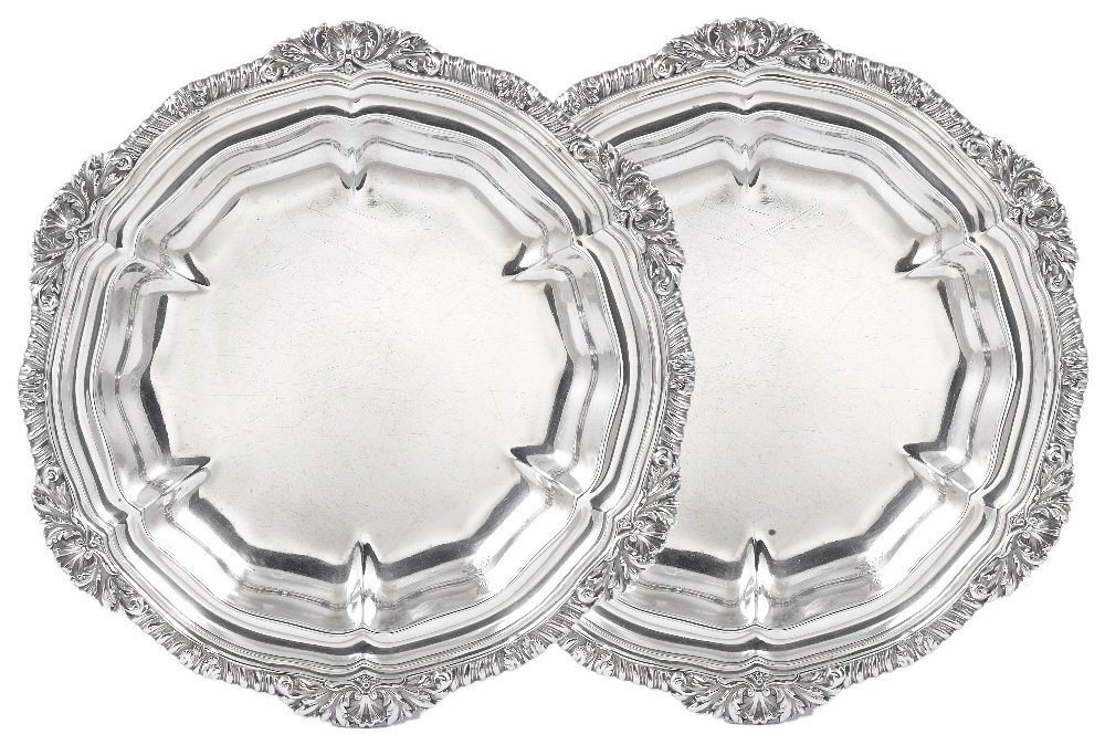 A PAIR OF GEORGE IV SILVER VEGETABLE DISHES, ROBERT (1 of 1)