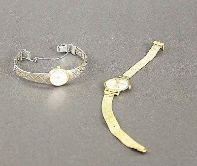 Lot: ladies watches, 1 glass missing: Konvolut Damenarmbanduhren 1 Glas fehlt, Millainese Armband, bei Adria, 1x Citizen, funktionsfähig