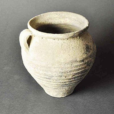 Roman chalice, amphora shape, 1 small handle: Römischer Trinkbecher, Amphorenform, 1 kleiner Henkel, Rillendekor, Mitteleuropa H=14,0, D=14,0cm