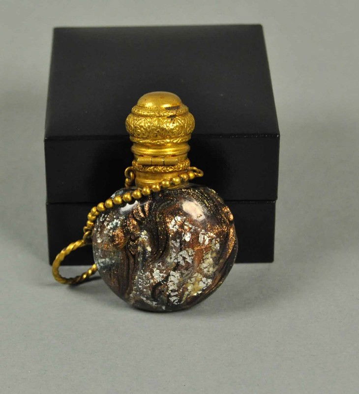 Smelling bottles, round shape (1 of 2)