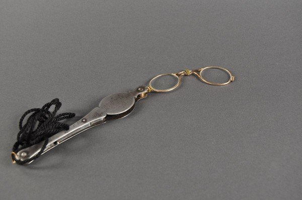 Klapplorgnon silver / gold, silver plating heavily rubb: Klapplorgnon, versilbert/vergoldet, Versilberung stark berieben, deutsch um 1900, L= 15,0cm