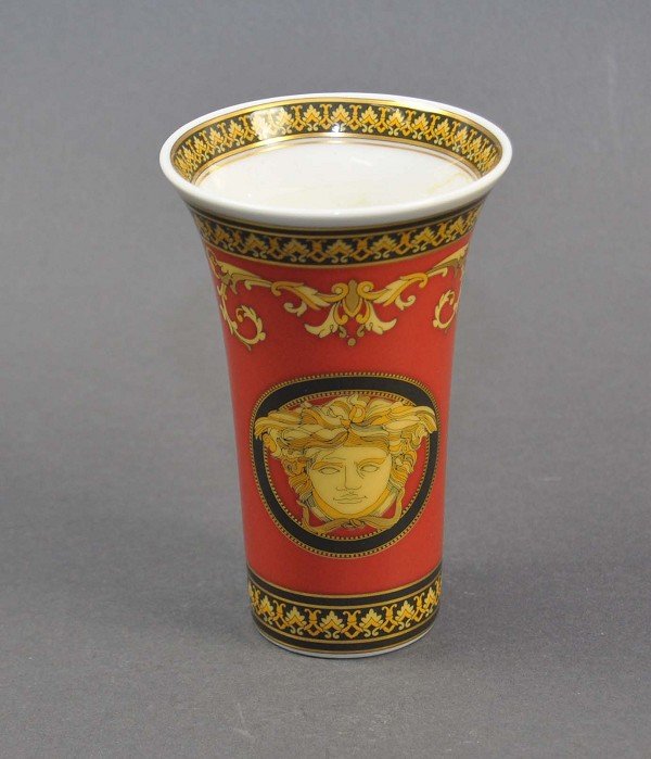 Vase, Versace, "Medusa", marked the bottom side, slende: Väschen, Versace, "Medusa", bodenseitig gemarkt, schlanke Form, ausgestellter Rand, H = 10,0 cm, D = 6,7 cm