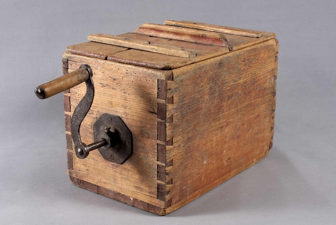 Churn, horizontal, rectangular wooden box, function