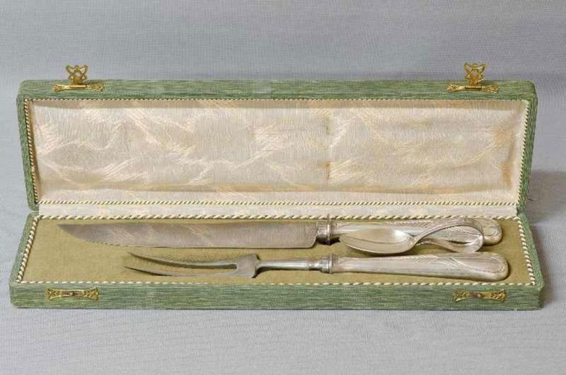 Serving set in original box, antique, in the style: Serving set in original box, antique, in the style of 20 javelin years L = approx 31.0 cm Vorlegebesteck in Originalschatulle, antik, im Stil der 20-ger Jahre L= ca. 31,0cm