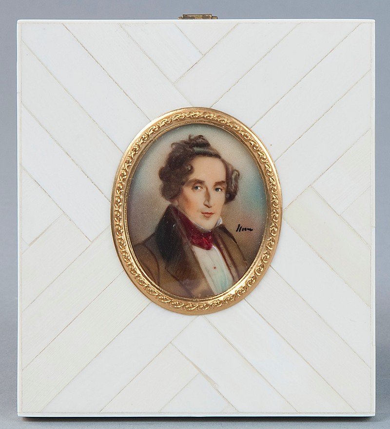 Portrait "Felix Mendelssohn Bartholdy", miniature: Portrait "Felix Mendelssohn Bartholdy", miniature painting in tempera on ivory, mammoth ivory handcrafted frame. Handmade according to CITES regulations. H = 11.0 W= 9.5 cm Portrait "Felix Mendelssohn