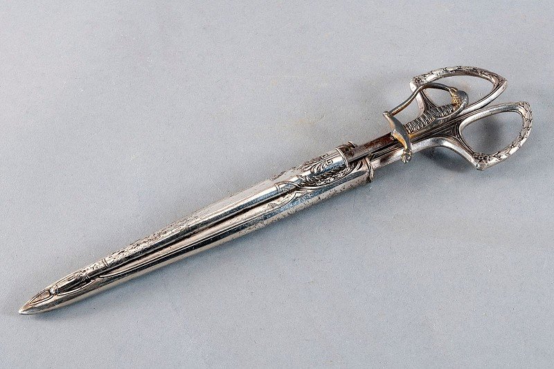 German Desk Set in 1870, consisting of silver heavily r: German Desk Set in 1870, consisting of silver heavily rubbed letter opener, Scissors | Schreibtischset deutsch um 1870, Versilberung stark berieben bestehend aus Brieföffner, Schere