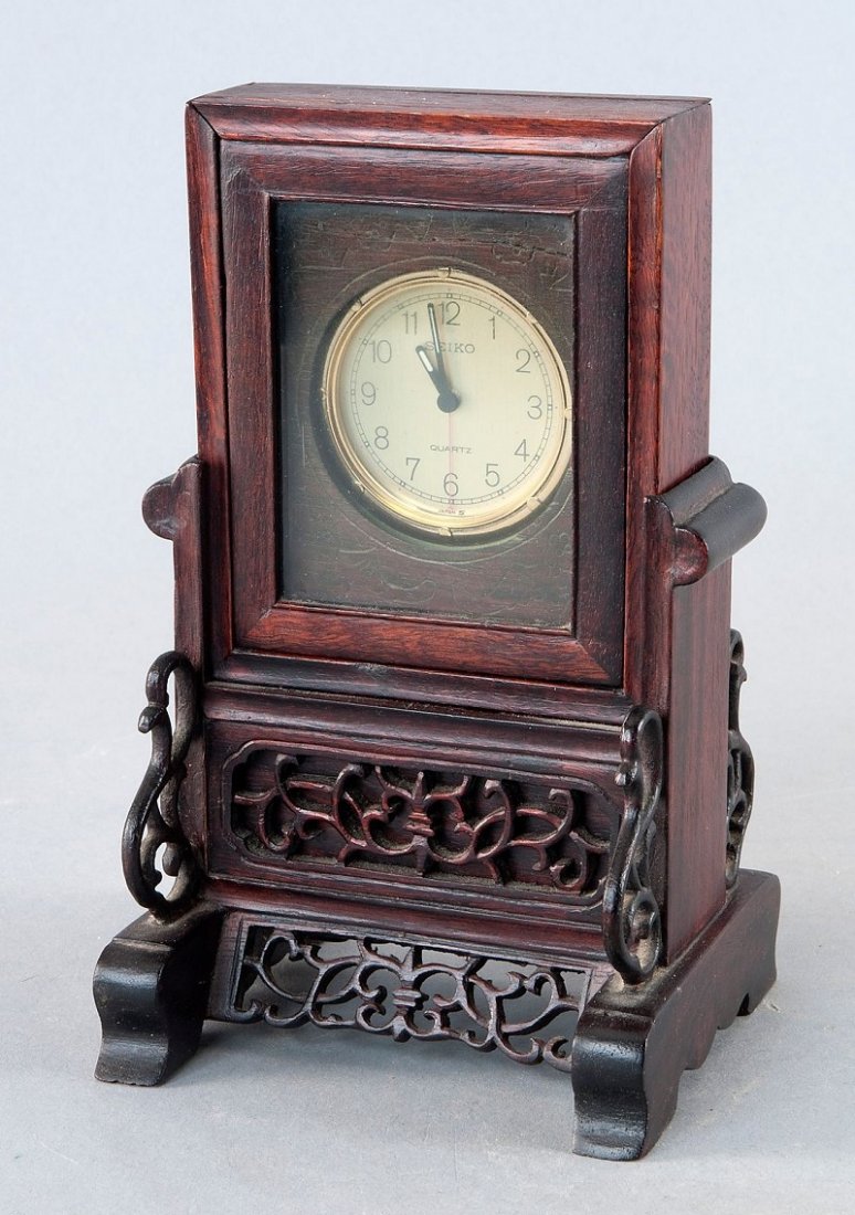 Housing for pocket watch, in the style of a Chinese pan: Housing for pocket watch, in the style of a Chinese panel images, fine Durchbruchschnitzarbeit, China to 1950/1960, precious wood., Enclosed Seiko Quartz latter day, round dial with Arabic numerals. H