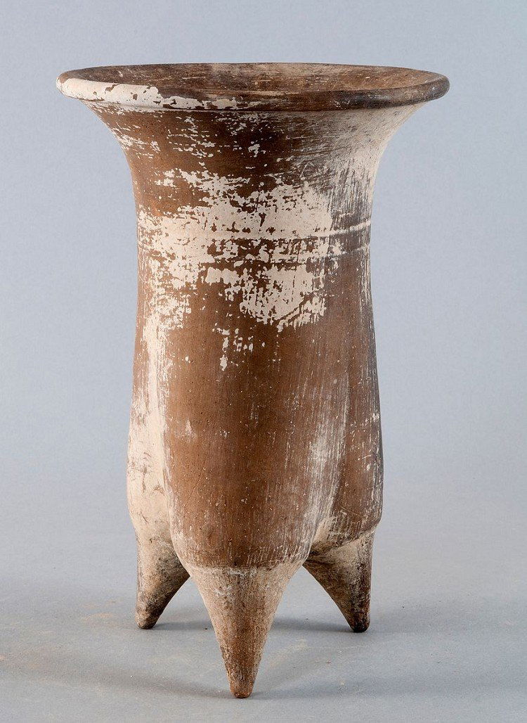 Neolithic legged vessel "Li," China, Lower Xiajiadian c: Neolithic legged vessel "Li," China, Lower Xiajiadian culture (1500-1000 BC), reddish brown earthenware. Characteristic, so-called goat udder vessel with cylindrical body on three legs slightly drawn