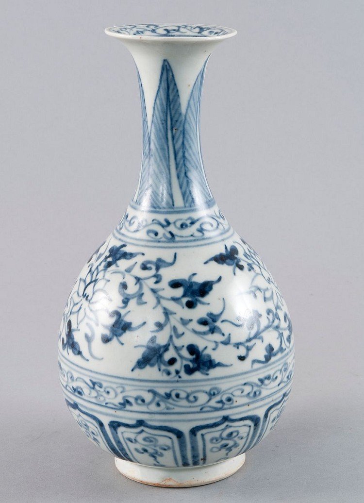 Club-shaped Vase (Yu-hu chun ping), China, Qing dynasty: Club-shaped Vase (Yu-hu chun ping), China, Qing dynasty (1644-1912 AD), the present piece probably dates from the 19th Century. Earlier in the tradition Ming vases, white porcelain with painted decora
