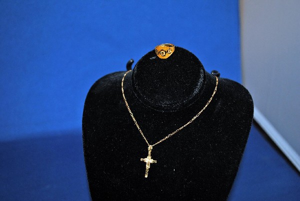 Gold chain & ring