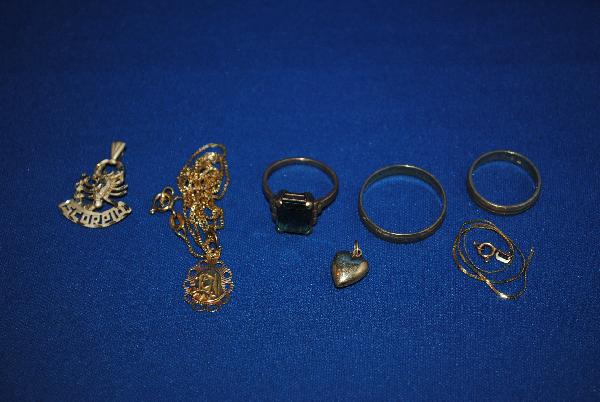 10K and 14K Gold Articles: Assorted 10K and 14K Gold Articles including alexandrite ring, etc. 10.95 dwts. inclusive