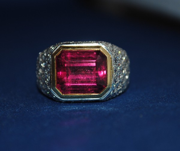 18K Gold Pave Diamond Ring