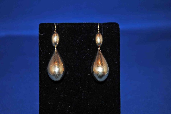 18K Gold Drop Form Earrings
