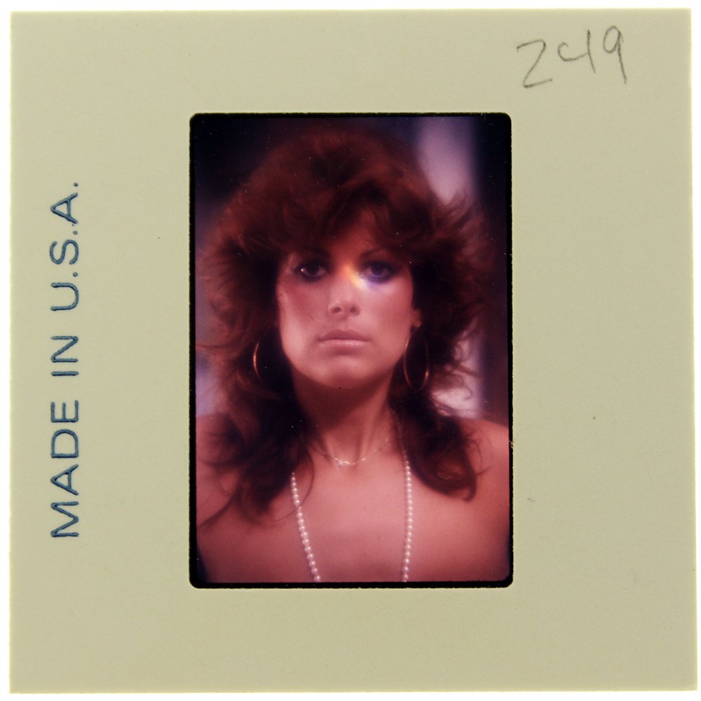 Bonnie Dee 1975 35mm By Bob Guccione: Original 35mm slide features Bonnie Dee Wilson taken by Bob Guccione in 1975.Subject: Bonnie Dee Wilson made her d