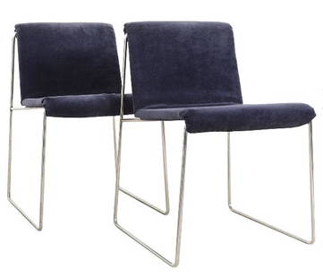 CHRISTOPHE GEVERS (°1928): A pair of chairs. Chromed metal, blue textile lining.Provanance: Royal Golf Waterloo. Dimensions: H.: 72