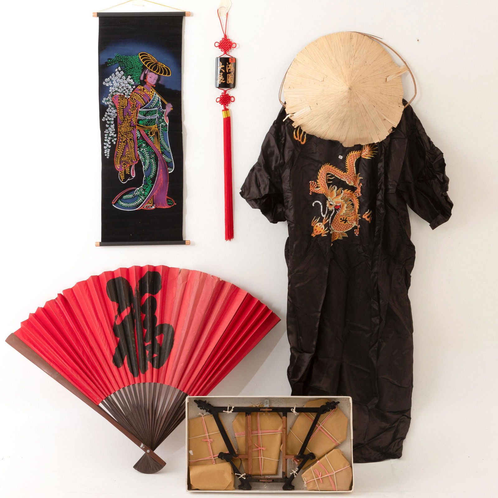 GUILLAUME BIJL (Â°1946): 'Composition trouvÃ©e' , 1989.Multiple. One of the ten numb. copies, this one being nr 8. With signed certificate. In orig. box. Some pieces damaged.Guillaume Bijl - Multiples & Editions, p. 68-69.