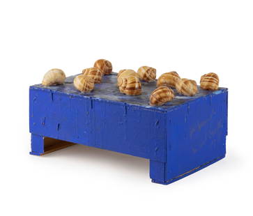 MICHAEL BUTHE (1944-1994): Untitled. Assemblage (shells, wooden crate, acrylic and wax). Signed and dated in pencil 'Michael Buthe/ 1998'.300 x 200 x 130 mmDescription FRSans titre.Assemblage (boÃ®te en bois, acrylique, c