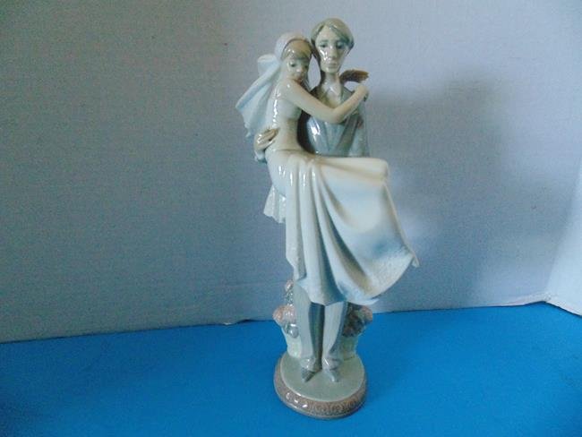 Lladro  "The Threshold\" Wedding Figure (1 of 2)