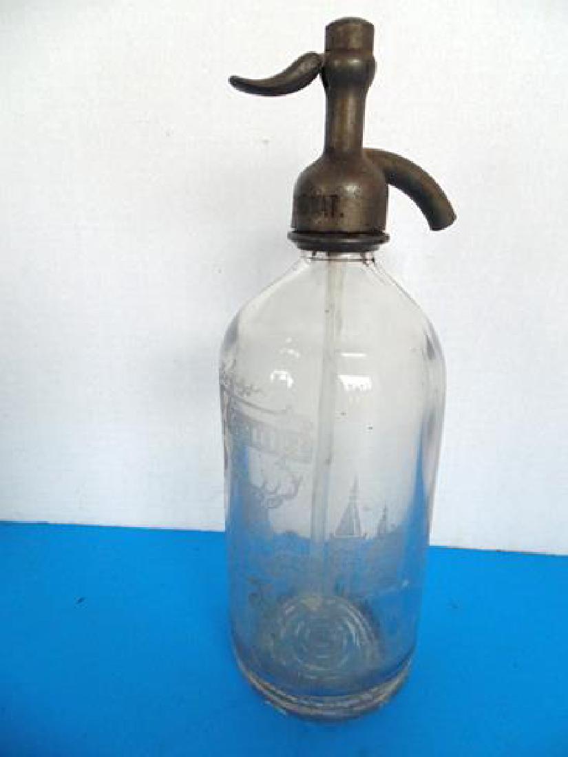 Santa Claus Seltzer Bottle: Seltzer bottle with Santa Claus and Elf Beutel West New York New Jersey.