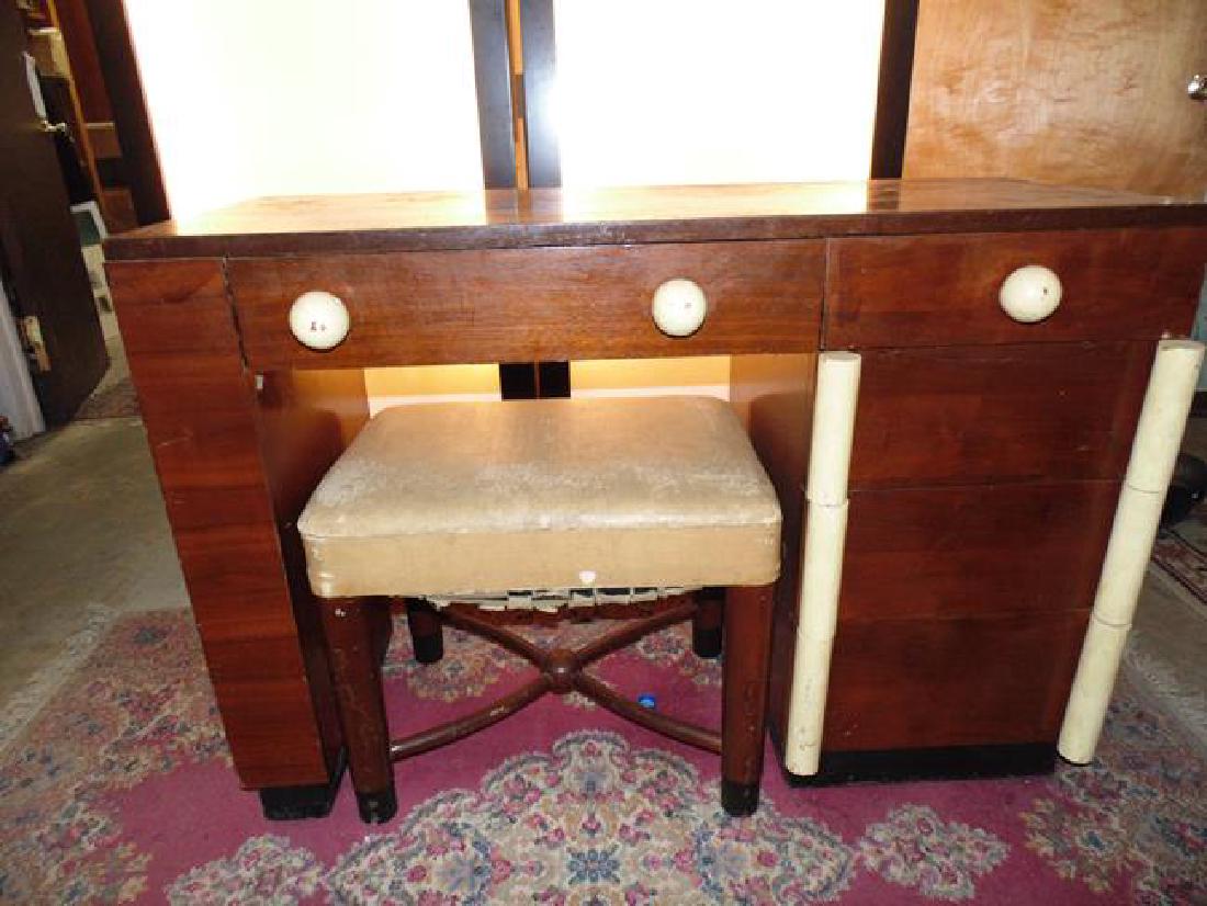 Gilbert Rohde Desk (1 of 4)