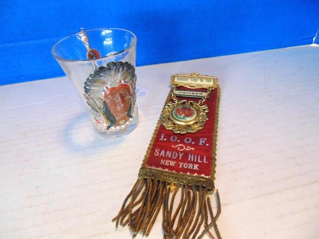 Masonic Native American Souvenir Glass & Ribbon: Member medal and Saratoga Native American Souvenir 1903 Glass. Very good condition.