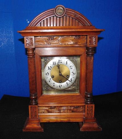 Junghans German Bracket Clock: junghans German bracket clock with original Junghans key and pendulum. Working.