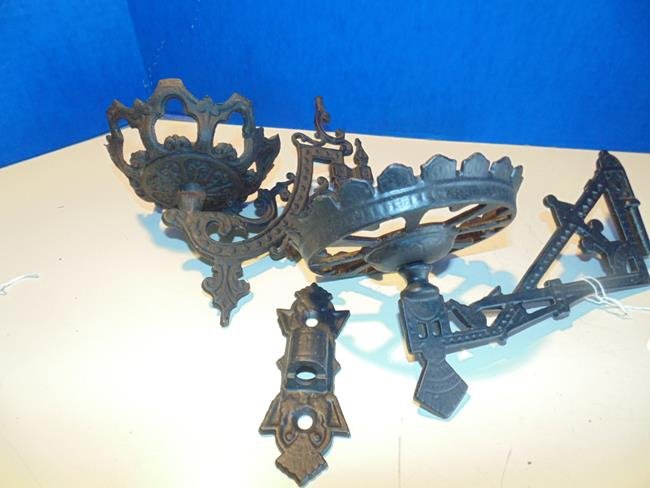 Cast Iron Oil Lamp Bracket  Holders (1 of 1)