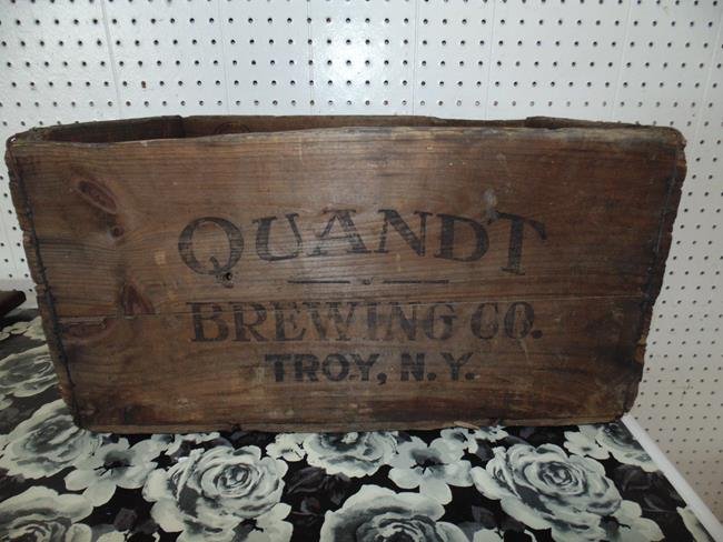 Quant Brewing Beer Wood Crate (1 of 3)