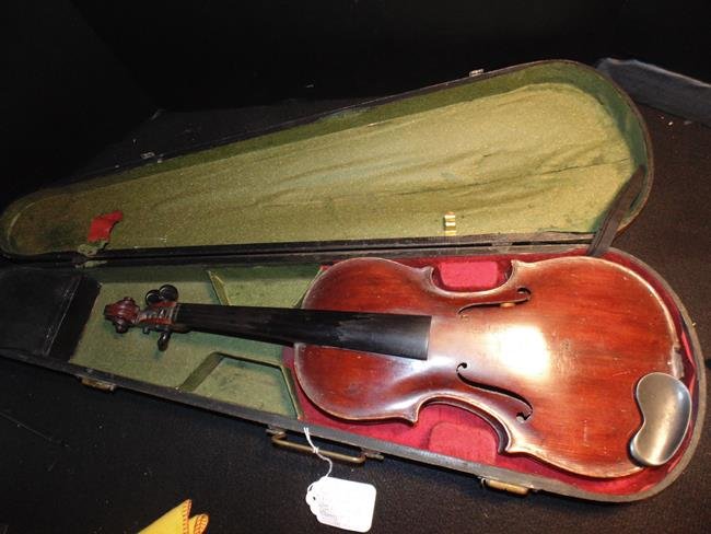 Albany Made Violin 1910 (1 of 2)